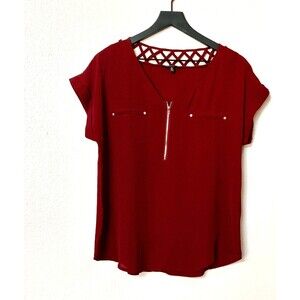 Papaya Burgundy Scoop Neck Blouse with Zipper on Chest Size Large